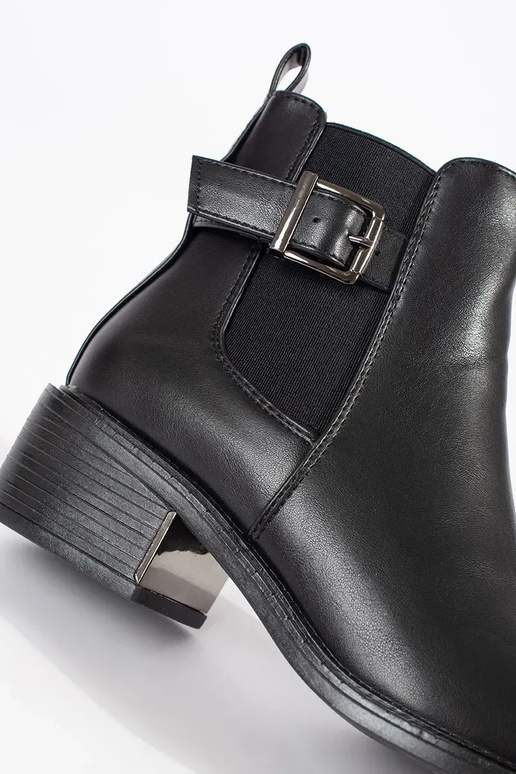 Klassische Modellschuhe in schwarzer...