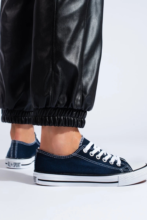 Klassisches Modell von blauen Schuhen...