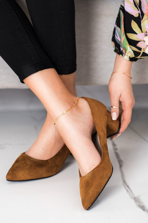 Braune Pumps in Spitze