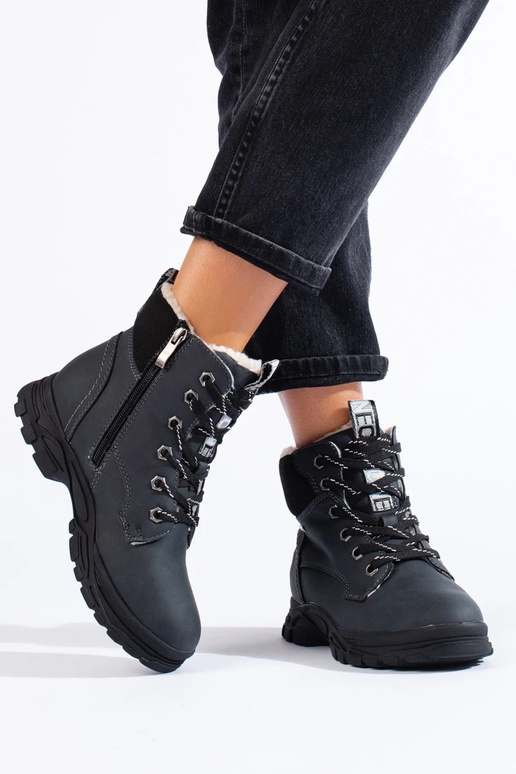 Sportlicher Damenschuh in schwarzer...