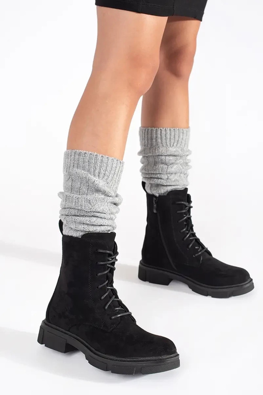 Wildleder-Damenschuhe mit Schnürsenkeln Wildleder-Damenschuhe mit Schnürsenkeln