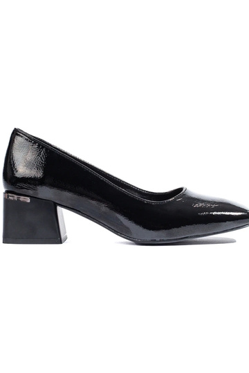 Hochhackige Schuhe von...