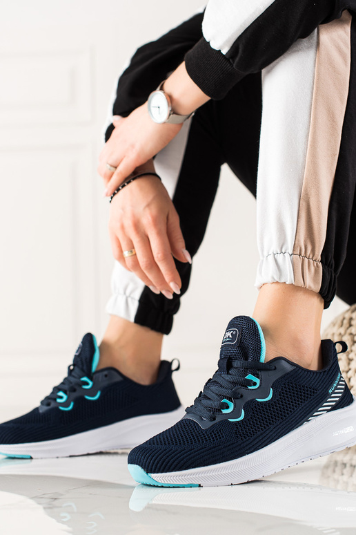 Sportlicher Damenschuh mit Plateau DK