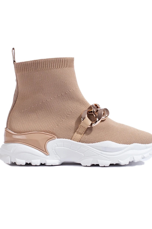 Sneakers-Modellschuhe mit einer... Sneakers-Modellschuhe mit einer...