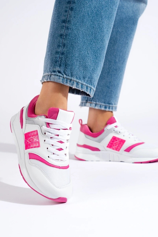 Sportliche Schuhe von Shelovet in... Sportliche Schuhe von Shelovet in...