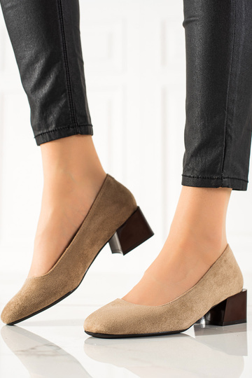 Sandfarbene stilvolle High... 2