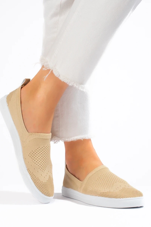 mit durchbrochenen Elementen... mit durchbrochenen Elementen...