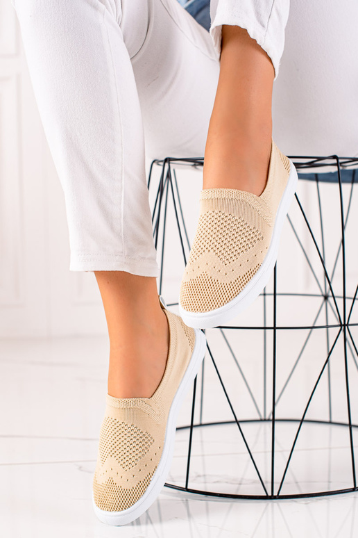 mit durchbrochenen Elementen... mit durchbrochenen Elementen...