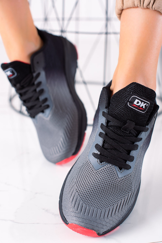 Sportschuhe DK graue Farbe