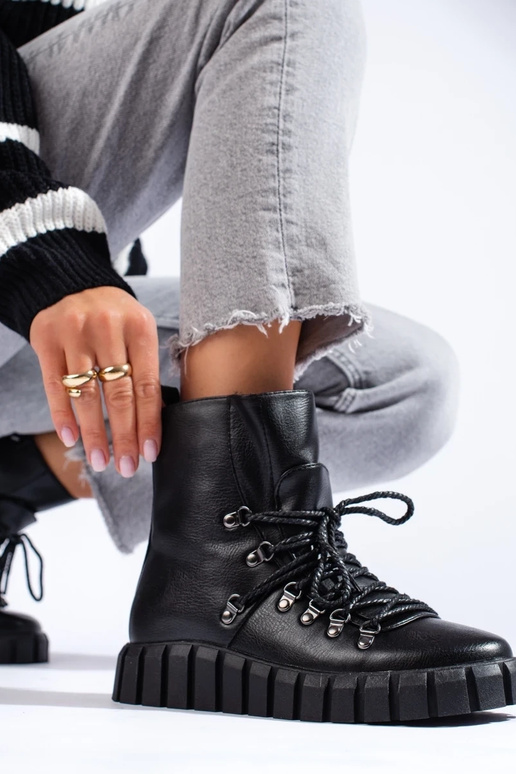 schwarze isolierte Damenschuhe mit...