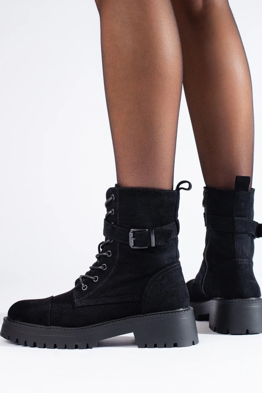 Wildleder-Stiefeletten mit Schnallen