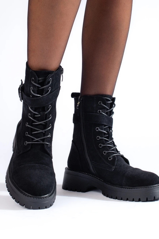 Wildleder-Stiefeletten mit Schnallen