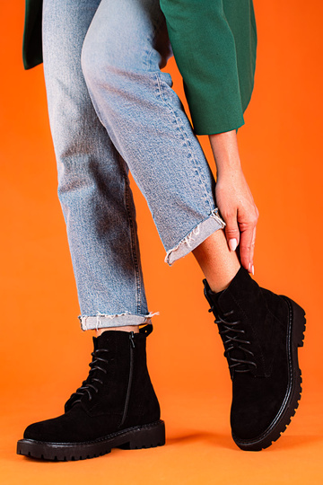 Schwarze Wildleder-Damenschuhe 2