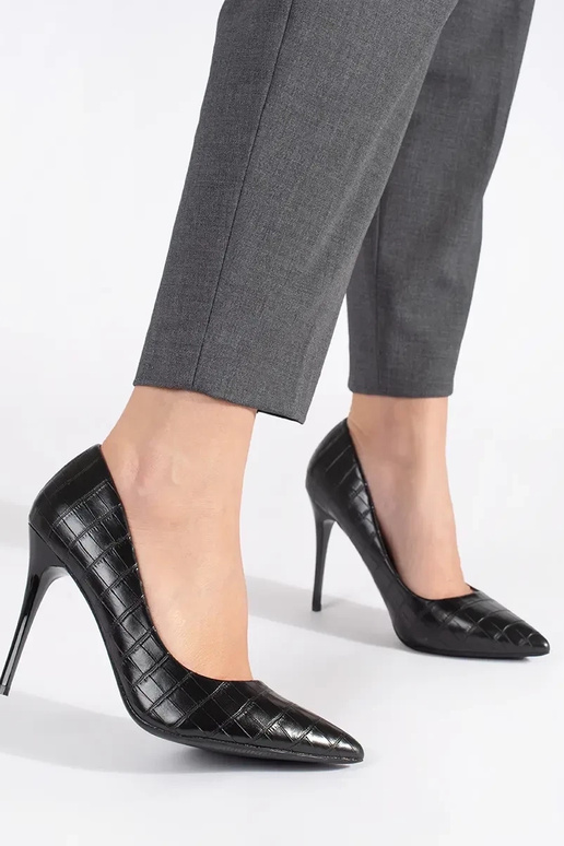 Schuhe mit dünnem Absatz von Shelovet...