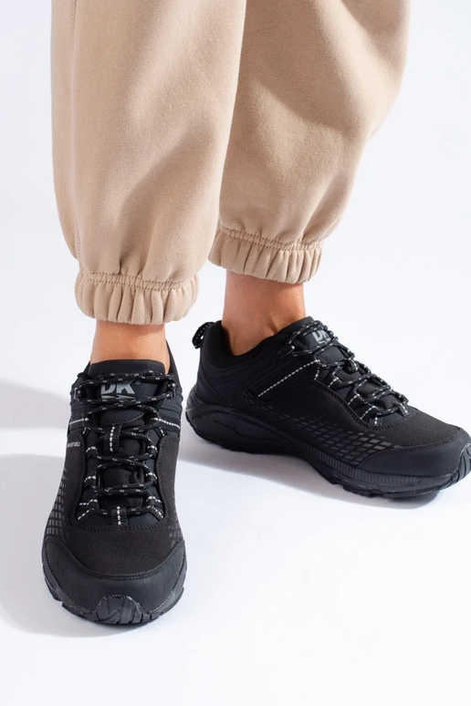 Trekkingschuhe mit dicker Sohle in... Trekkingschuhe mit dicker Sohle in...