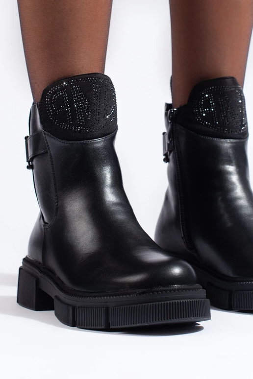 schwarze isolierte Damenschuhe