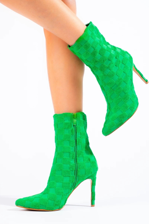 Hoch ausgestattete Damenschuhe mit...