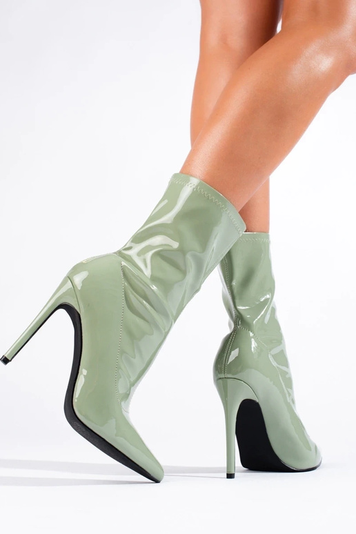 Damenstiefeletten mit Absatz aus... Damenstiefeletten mit Absatz aus...