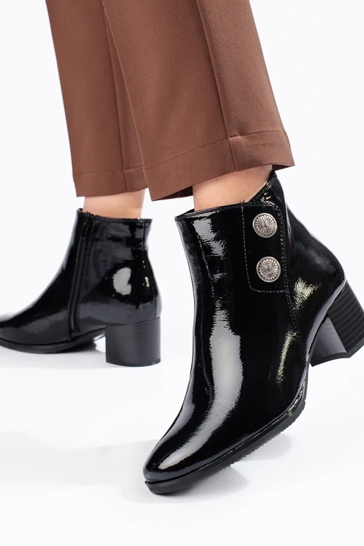 Klassische lackierte Damen-Absatzschuhe