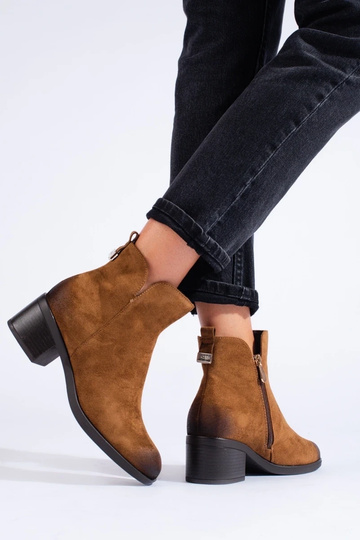 braune Damenschuhe auf... 2