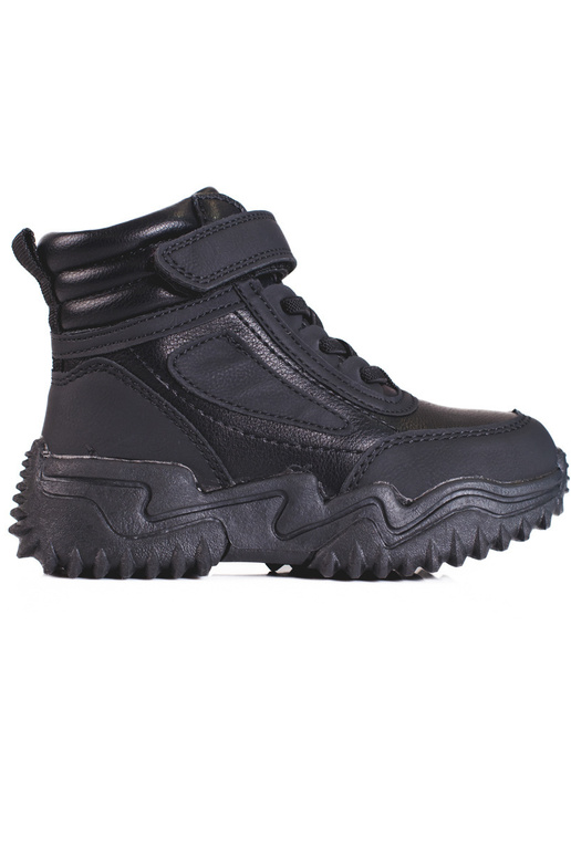 Stiefel Jungen isolierte schwarze Farbe