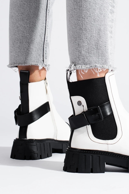 weiße Damenschuhe mit Plateau