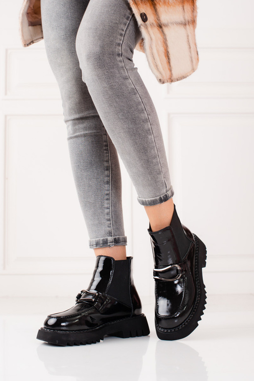 Damenschuhe aus Lackleder mit Plateau... Damenschuhe aus Lackleder mit Plateau...