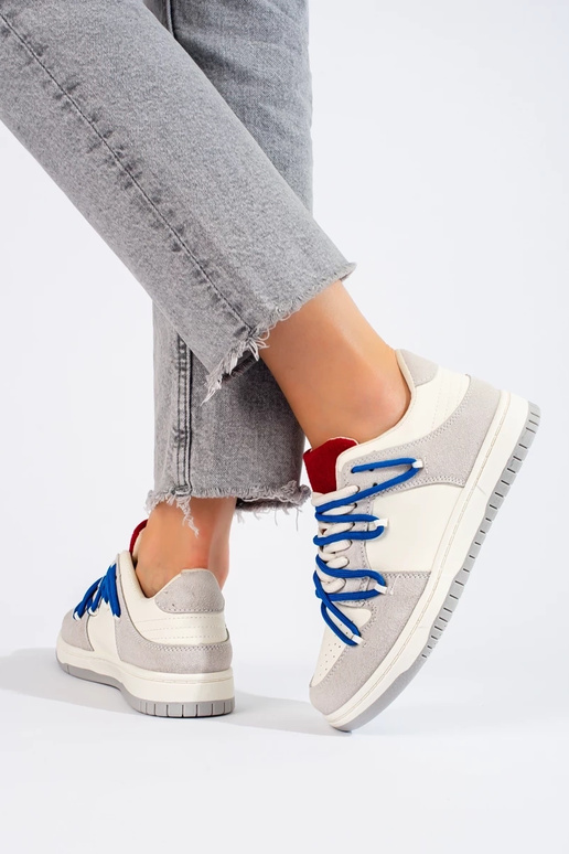 Sportliche Schuhe von Shelovet