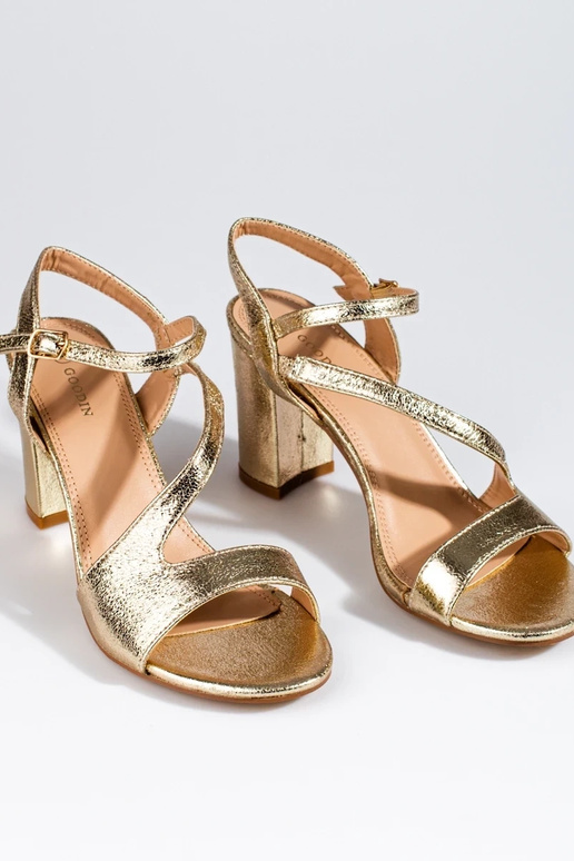 Elegante Damen Sandalen mit Absatz Gold Elegante Damen Sandalen mit Absatz Gold