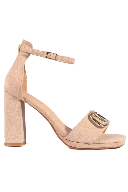Sandalen mit hohem Absatz in Beige... Sandalen mit hohem Absatz in Beige...