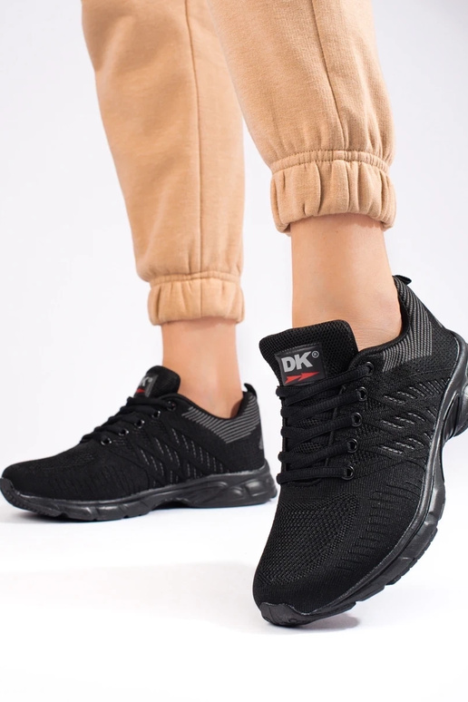 schwarze Sportschuhe DK