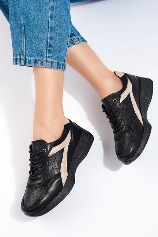 Schwarze Sneakers-Modellschuhe mit...