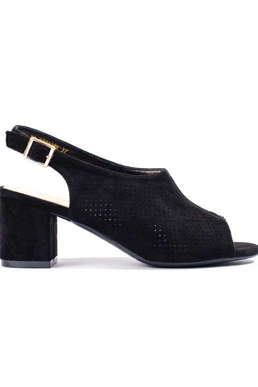 Sandalen mit durchbrochenen Elementen...