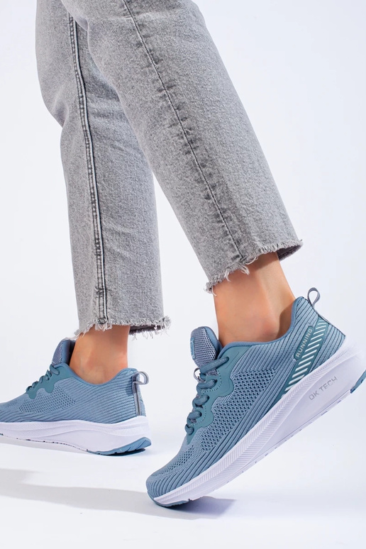 blaue Sportschuhe DK