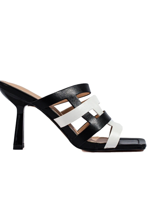 Schwarz-weiße Hausschuhe von Shelovet