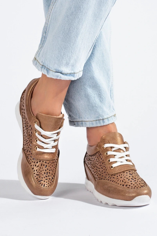 mit durchbrochenen Elementen Sneakers...