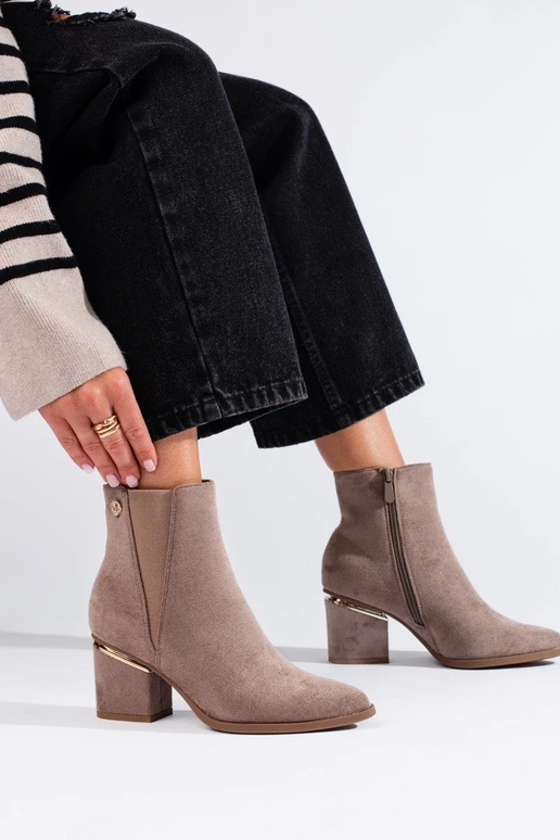 Damen-Chelsea-Stiefel aus Wildleder... Damen-Chelsea-Stiefel aus Wildleder...