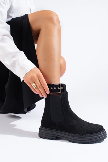 schwarze Wildlederschuhe... 2