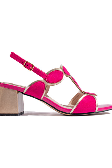 Leuchtend rosa Sandalen
