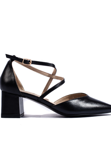 schwarze Sandalen