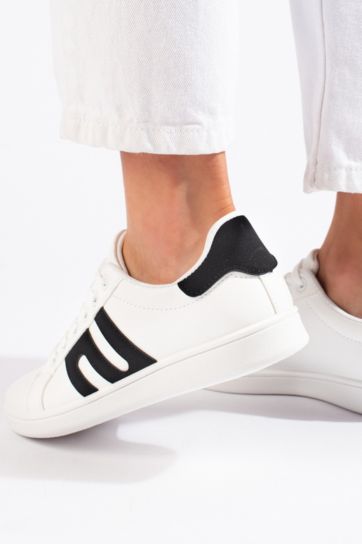 Weiß-schwarze Damenschuhe Weiß-schwarze Damenschuhe