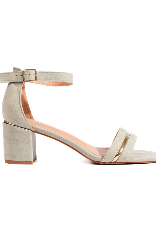 grüne Wildledersandalen mit Absatz