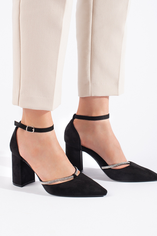 Schwarze Wildleder-High-Heels an der...