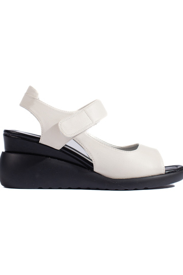 weiße Sandalen von Sergio...