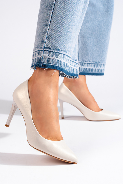 Klassisches Modell High Heels in Weiß... Klassisches Modell High Heels in Weiß...