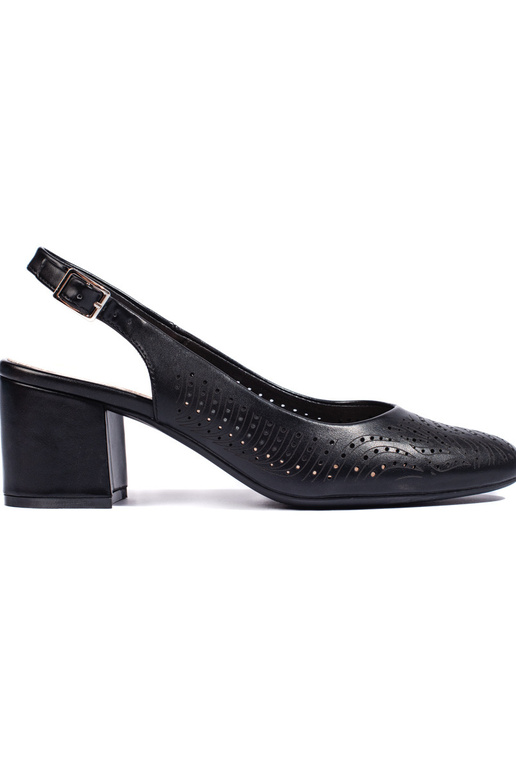 mit durchbrochenen Elementen,... mit durchbrochenen Elementen,...