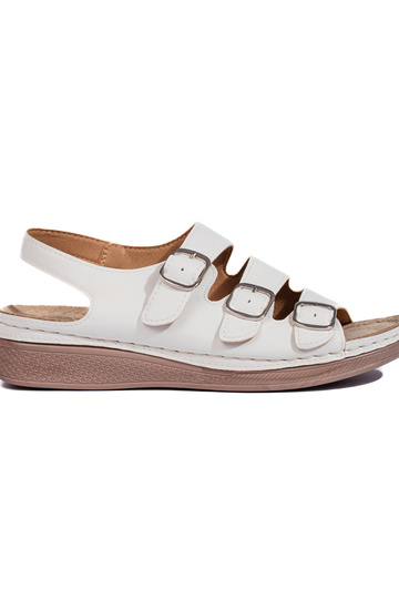 weiße Sandalen