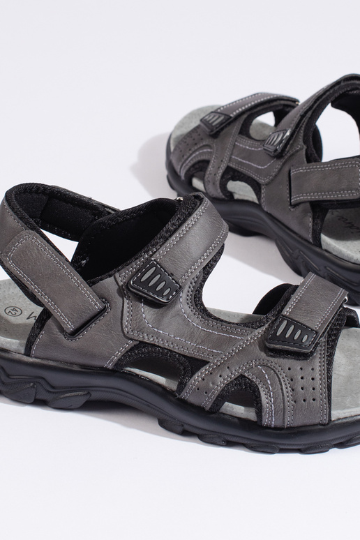 Sandalen in grauer Farbe