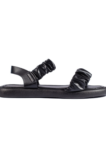 schwarze Sandalen