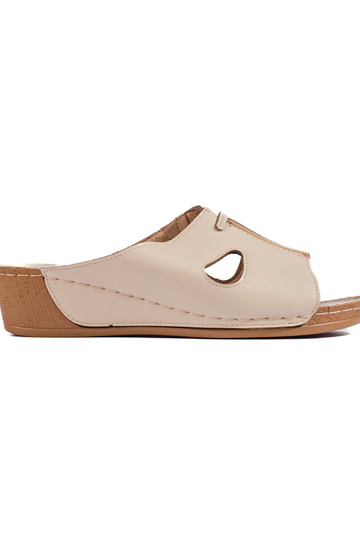 Bequeme Hausschuhe in Beige